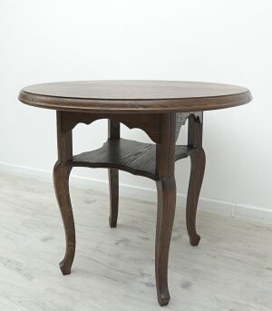 Dębowy stolik z dwoma blatami, lata 20-te, secesja. Po renowacji.