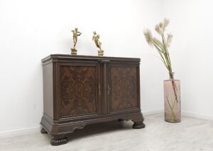 Komoda z lat 20-tych w stylu międzywojennym. Po profesjonalnej renowacji.