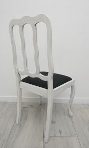 Piękna stylowa garderoba w stylu eklektycznym. Po profesjonalnej renowacji. - 19