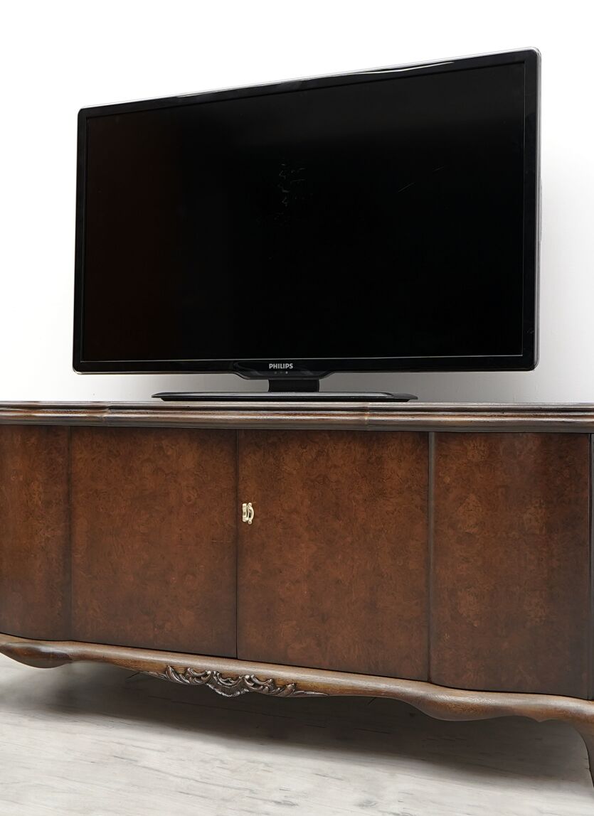 Zabytkowa komoda z lat 40-tych w stylu chippendale. Po renowacji.