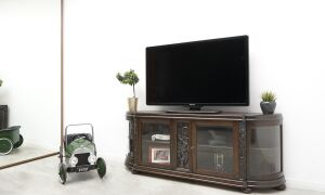 Dębowa biblioteka z lat 20-tych w stylu secesyjnym. Po renowacji.