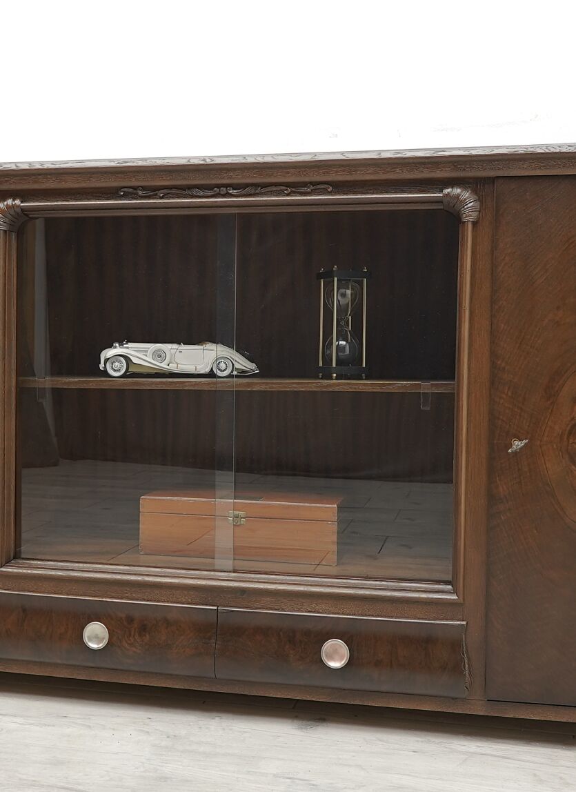 Biblioteka art deco z lat 40-tych. Po renowacji.