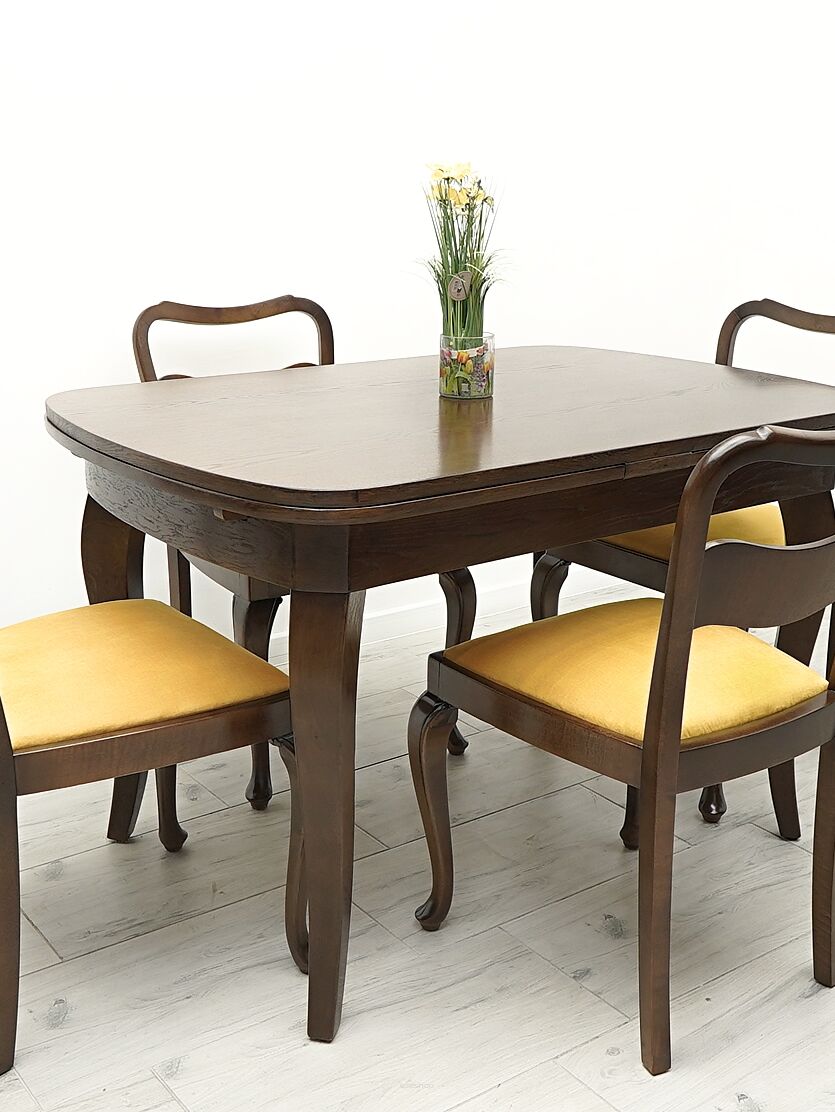 Dębowo bukowy stół + 4 krzesła. Po renowacji.