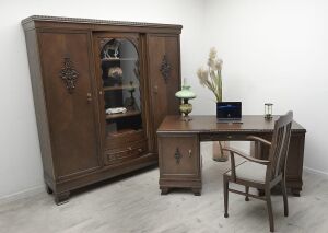 Antyczny, dębowy gabinet z lat 20-tych. Po profesjonalnej renowacji.