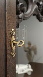 Dębowy kredens z lat 20-tych. Po profesjonalnej renowacji. - 8