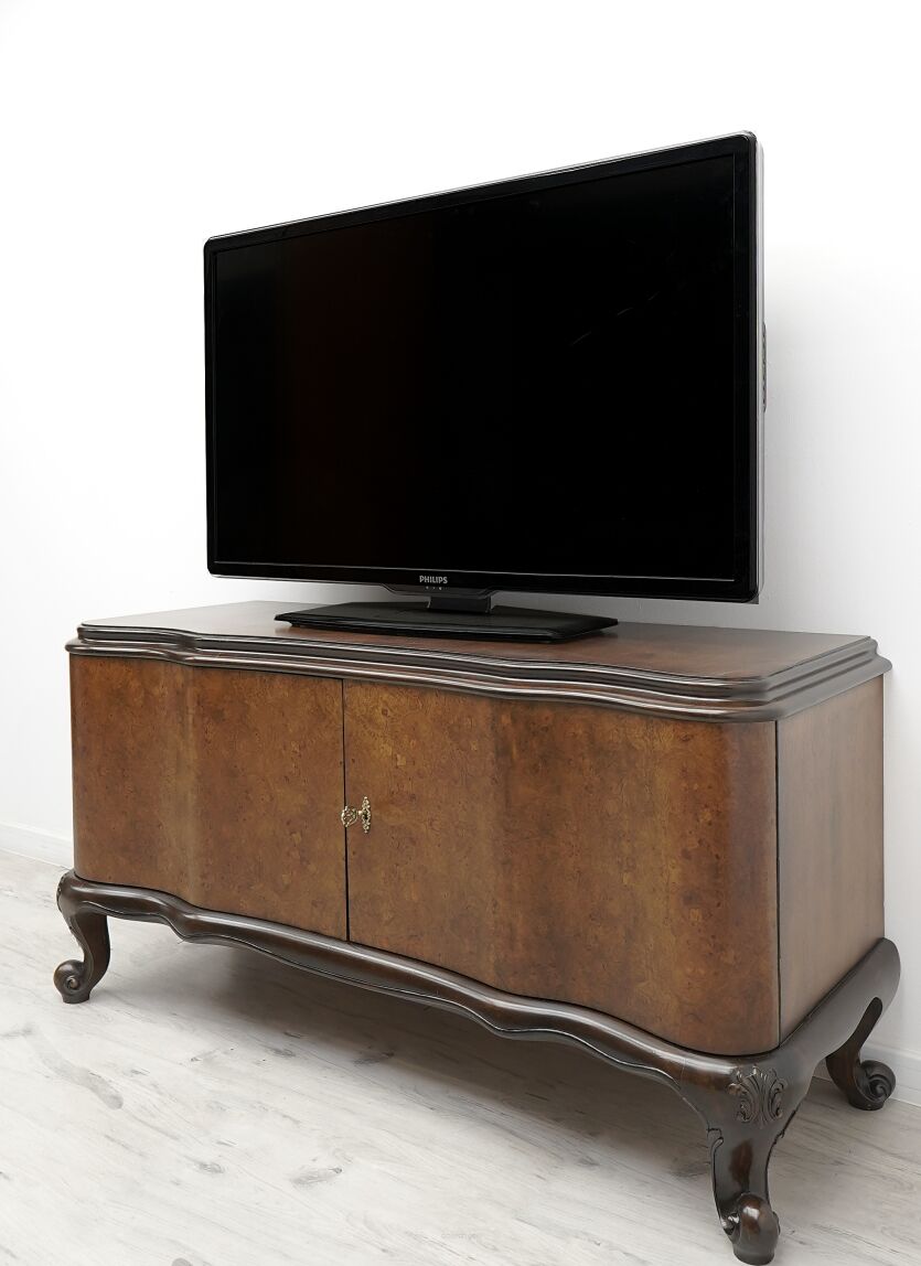 Zabytkowa komoda z lat 40-tych w stylu chippendale. Po renowacji.