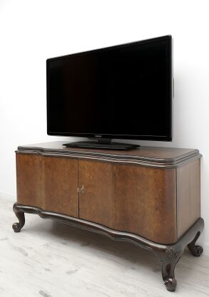 Zabytkowa komoda z lat 40-tych w stylu chippendale. Po renowacji.