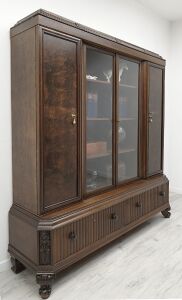 Biblioteka z lat 20-tych w stylu secesyjnym. Po renowacji. - 2