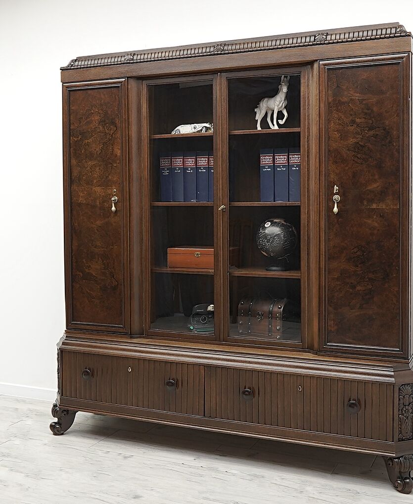 Biblioteka z lat 20-tych w stylu secesyjnym. Po renowacji.