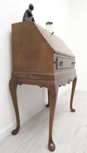 Stylowy sekretarzyk w stylu angielskim. Po renowacji. - 2