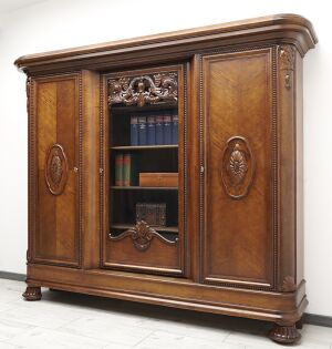 Antyk, biblioteka z lat 20-tych. Po renowacji.