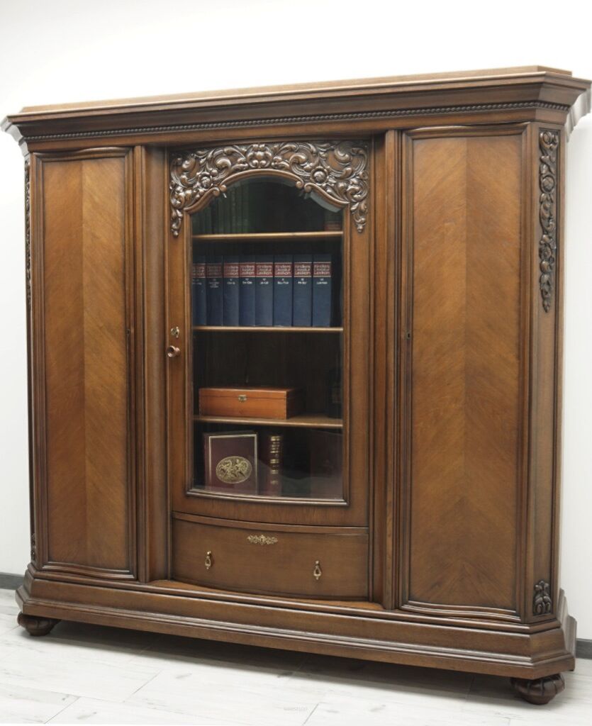 Antyczna biblioteka. Po renowacji.