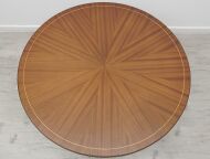 Stylowy okrągły stolik na 3 nogach z połowy XX w. Po renowacji. - 2