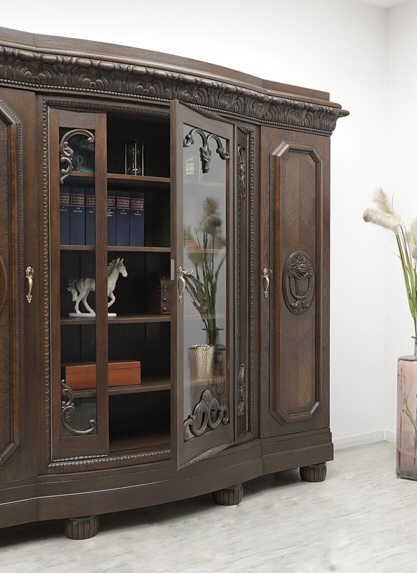 Antyczna biblioteka z lat 20-tych. Po profesjonalnej renowacji.