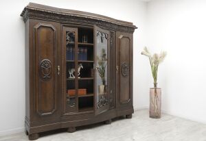 Antyczna biblioteka z lat 20-tych. Po profesjonalnej renowacji.