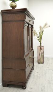 Antyczna komoda/ bieliźniarka. Po profesjonalnej renowacji. - 2