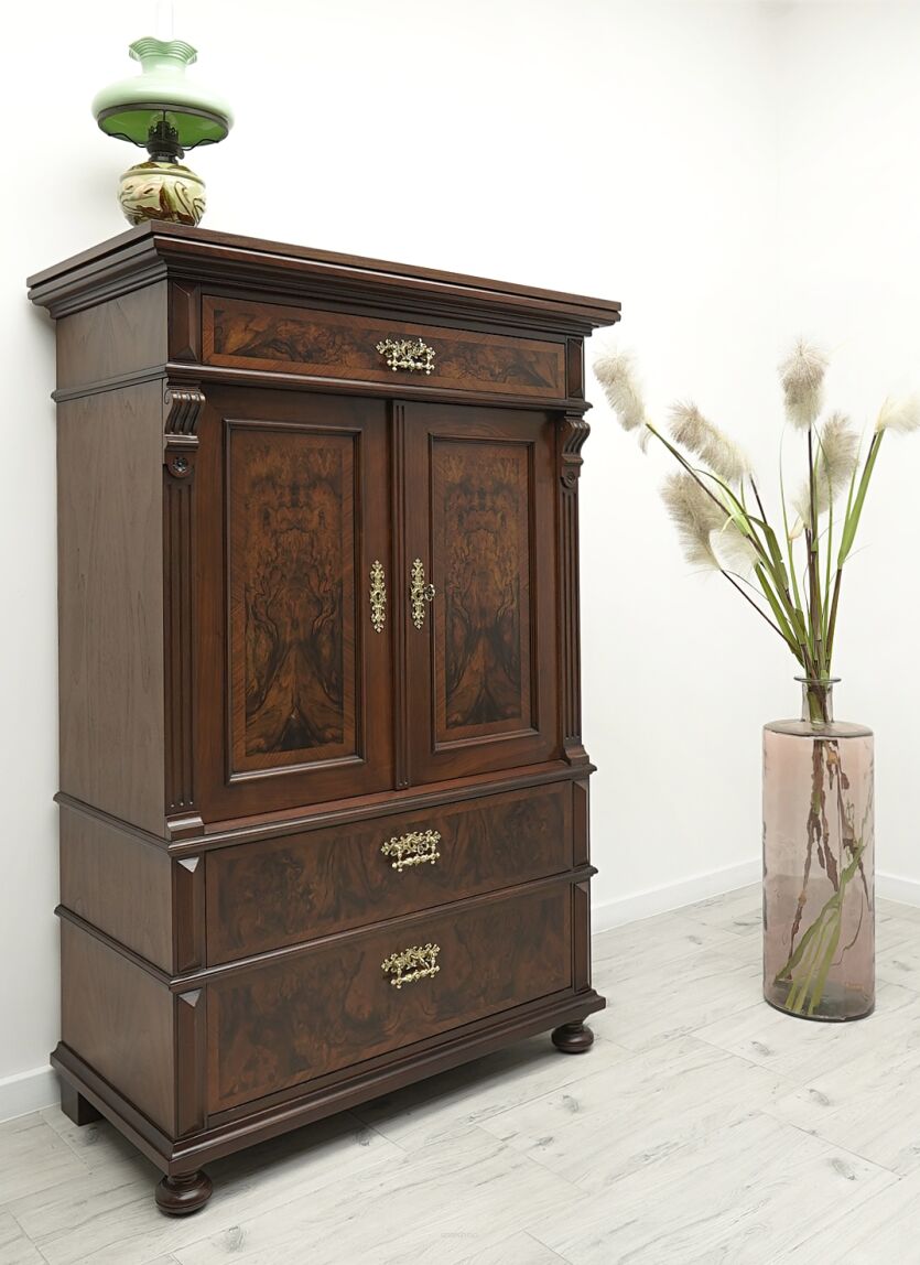 Antyczna komoda/ bieliźniarka. Po profesjonalnej renowacji.