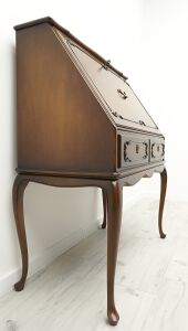 Stylowy sekretarzyk. Po renowacji. - 2