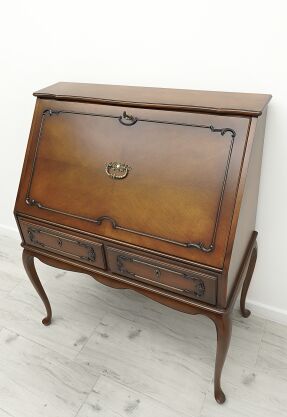 Stylowy sekretarzyk. Po renowacji.