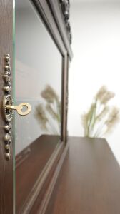 Antyczny dębowy kredens z lat 20-tych. Po profesjonalnej renowacji. - 3