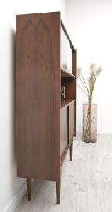 Witryna, biblioteka bytomska PRL. Po profesjonalnej renowacji. - 2