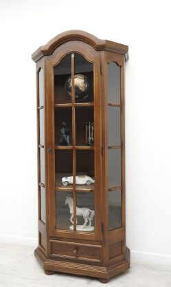 Stylowa dębowa witryna w stylu eklektycznym. Po renowacji.