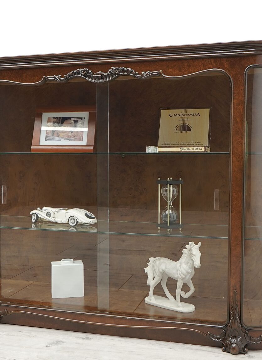 Zabytkowa witryna chippendale z lat 40-tych. Po renowacji.